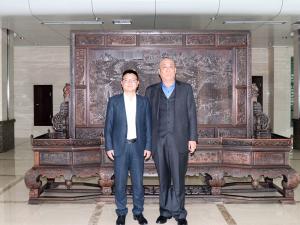 攜手共贏！河南礦山黨委書記崔培軍與德勝集團董事長周平進行洽談